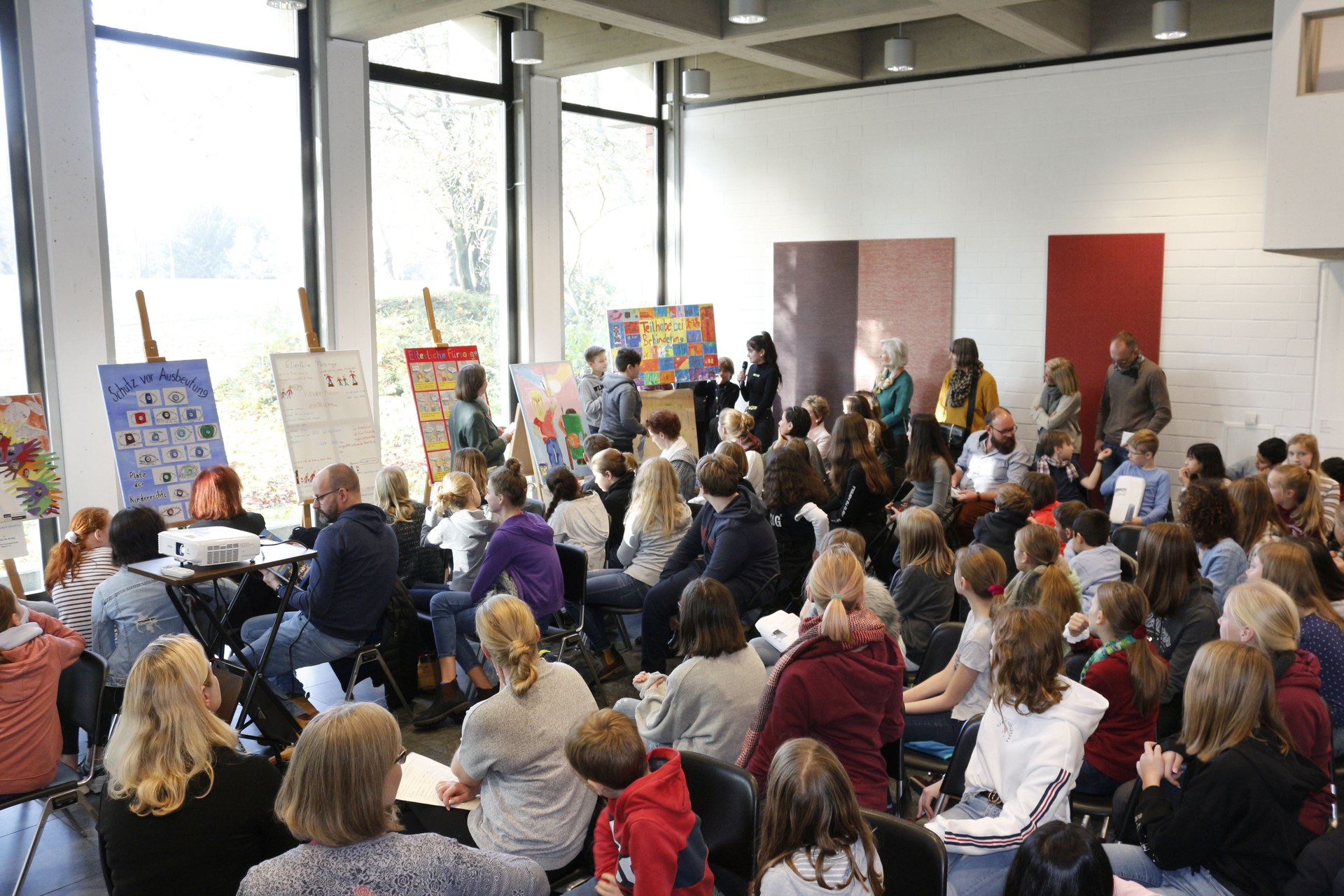 2111 Ausstellungseröffnung Kinder haben Rechte_1.jpg