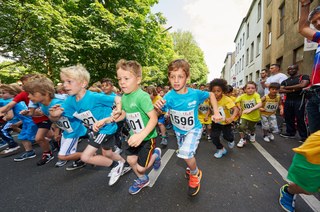 Kinder trainieren für Sommernachtslauf (Foto: h1 communication gmbh & co. kg)